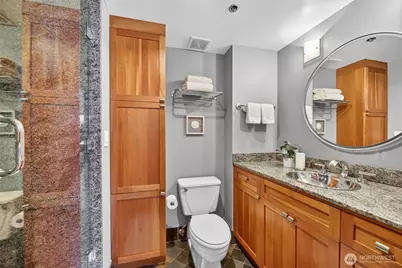 1120 Spring Street #1201, Seattle, WA 98104 - Photo 21