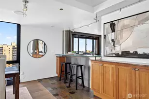 1120 Spring St, Seattle, WA 98104 - Photo 11