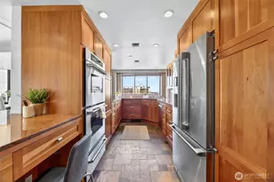 1120 Spring St, Seattle, WA 98104 - Photo 5