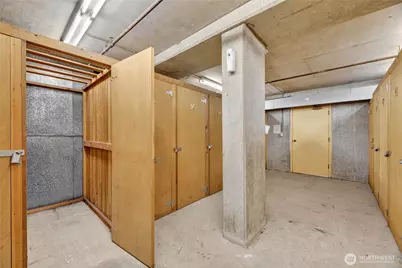 1120 Spring Street #1201, Seattle, WA 98104 - Photo 37