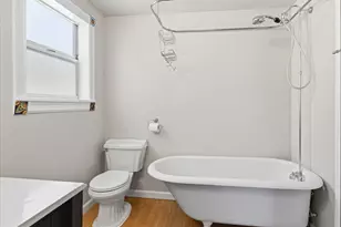 9046 7th Ave NW, Seattle, WA 98117 - Photo 15