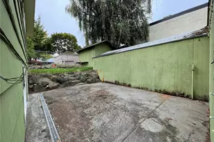 1706 NE 82nd St, Seattle, WA 98115 - Photo 23