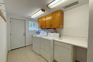 1706 NE 82nd St, Seattle, WA 98115 - Photo 19