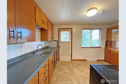 1706 NE 82nd Street, Seattle, WA 98115 - Photo 9