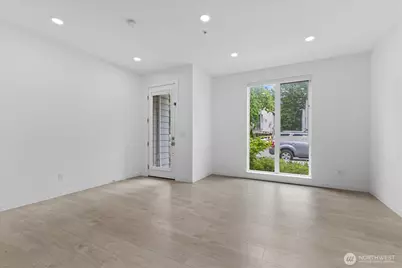 8561 Mary Avenue NW, Seattle, WA 98117 - Photo 11