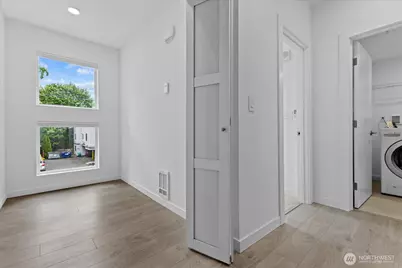 8561 Mary Avenue NW, Seattle, WA 98117 - Photo 17