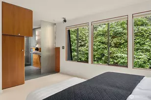 10020 NE 27th St, Bellevue, WA 98004 - Photo 21