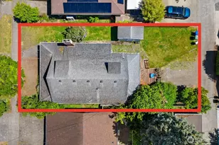 911 N 77th St, Seattle, WA 98103 - Photo 3