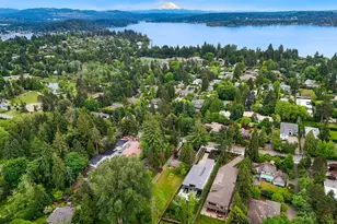 7658 NE 12th St, Medina, WA 98039 - Photo 33