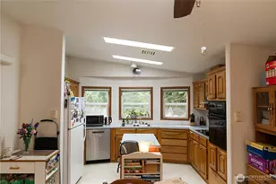 301 W Alder Dr, Sedro Woolley, WA 98284 - Photo 3