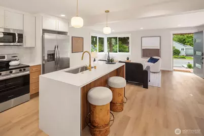 11026 Evanston Avenue N, Seattle, WA 98133 - Photo 9