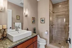 10045 NE 1st St, Bellevue, WA 98004 - Photo 31