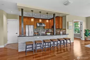 10045 NE 1st St, Bellevue, WA 98004 - Photo 5