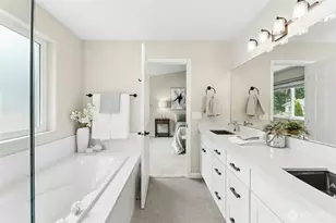 12217 NE 97th St, Kirkland, WA 98033 - Photo 17