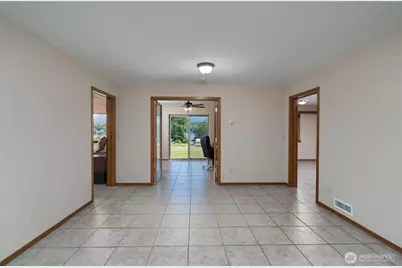 17441 Lake Terrace Place, Mount Vernon, WA 98274 - Photo 23