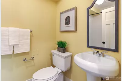 2222 Warren Avenue N, Seattle, WA 98109 - Photo 33