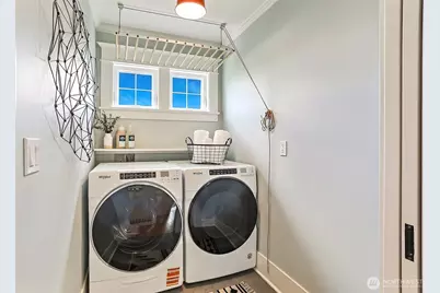 2222 Warren Avenue N, Seattle, WA 98109 - Photo 23
