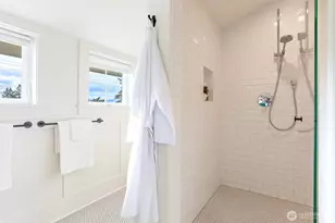 2222 Warren Ave N, Seattle, WA 98109 - Photo 29