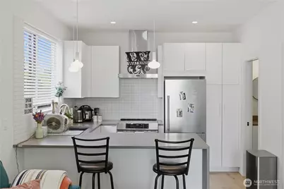 918 N 100th Street #B, Seattle, WA 98133 - Photo 11
