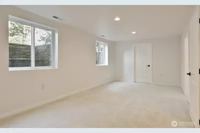 6320 Gregory Street W, University Place, WA 98466 - Photo 13