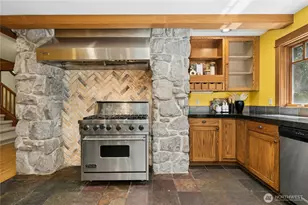 19027 SE May Valley Rd, Issaquah, WA 98027 - Photo 9