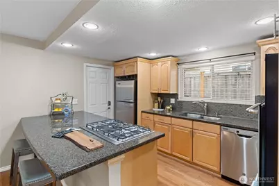 10812 NE 143rd Street, Kirkland, WA 98034 - Photo 11