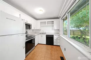 10525 SE 237th St, Kent, WA 98031 - Photo 9