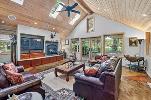12019 Issaquah-Hobart Road Southeast, Issaquah, WA 98027 - Photo 11