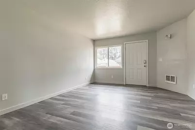 820 N 1st Avenue, Kelso, WA 98626 - Photo 7