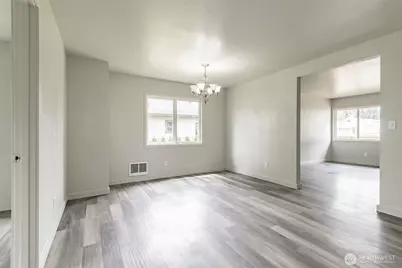 820 N 1st Avenue, Kelso, WA 98626 - Photo 11