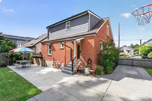 321 NW 78th St, Seattle, WA 98117 - Photo 33
