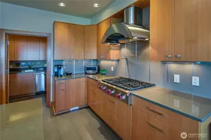 472 S State St, Bellingham, WA 98225 - Photo 13
