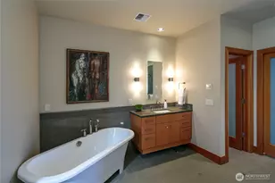 472 S State St, Bellingham, WA 98225 - Photo 9