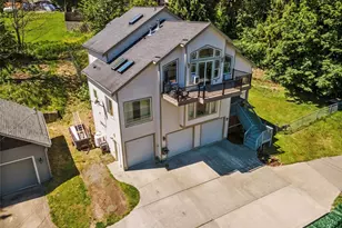 20310 La Rita Dr E, Bonney Lake, WA 98391 - Photo 3