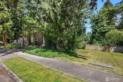 8108 138th Avenue NE, Redmond, WA 98052 - Photo 3