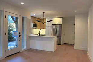 3024 NE 95th St, Seattle, WA 98115 - Photo 9