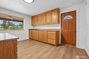 31430 W Lake Morton Dr SE, Kent, WA 98042 - Photo 9