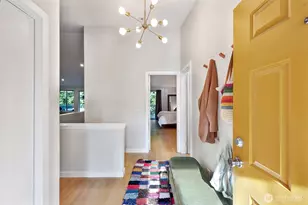5126 S Garden Loop Rd, Seattle, WA 98118 - Photo 3