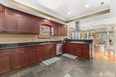 400 NE 50th Street, Seattle, WA 98105 - Photo 9