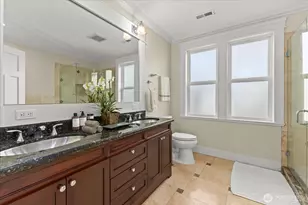 400 NE 50th St, Seattle, WA 98105 - Photo 17