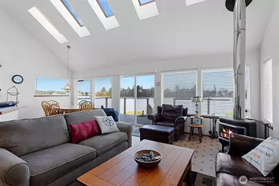 580 Mount Olympus Avenue SE, Ocean Shores, WA 98569 - Photo 7
