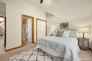 300 Wyatt Way NE, Bainbridge Island, WA 98110 - Photo 21