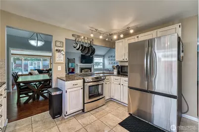 1018 NE Knights Court, Bremerton, WA 98311 - Photo 15
