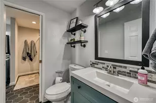 1018 NE Knights Ct, Bremerton, WA 98311 - Photo 17