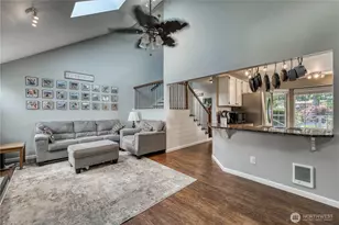 1018 NE Knights Ct, Bremerton, WA 98311 - Photo 9