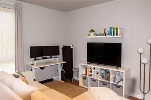 1085 103rd Ave NE, Bellevue, WA 98004 - Photo 3