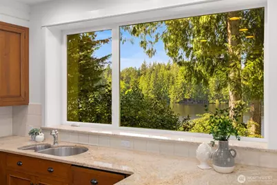 2057 E Beaver Lake Drive SE, Sammamish, WA 98075 - Photo 13