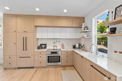 4414 Corliss Avenue N #B, Seattle, WA 98103 - Photo 7