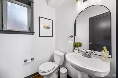 316 W Barrett Street #B, Seattle, WA 98119 - Photo 9