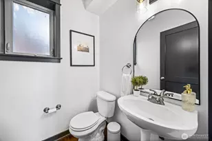 316 W Barrett St, Seattle, WA 98119 - Photo 9